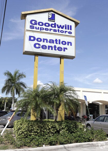 More Photos Of 3149 W Hallandale Beach Blvd, Hallandale Warehouse For Lease