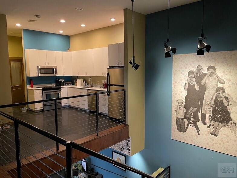 More Photos Of 523 24th St, Galveston Loft Creative Space For Sale