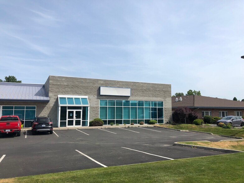 More Photos Of 411 E North Foothills Dr, Spokane Office For Lease