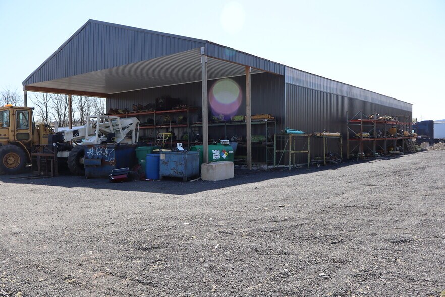 More Photos Of Catasauqua Ave., Whitehall Warehouse For Lease