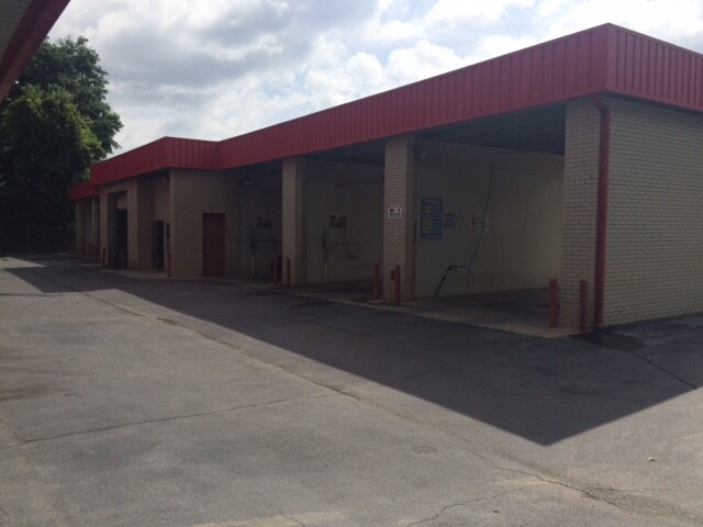 More Photos Of 2303 S Greenwood Dr, Johnson City Carwash For Sale