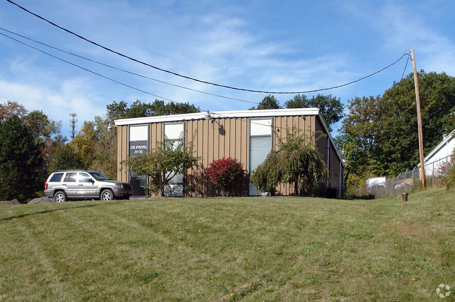 More Photos Of 3060 Gale Ave, Hubbard Warehouse For Sale