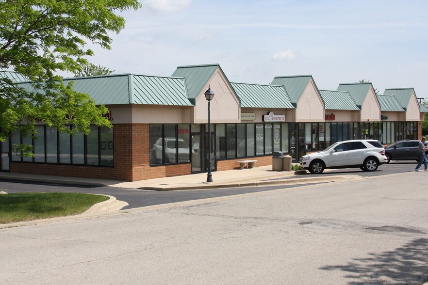 More Photos Of 108 Valley Dr, Elburn Storefront For Lease