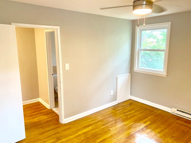 More Photos Of 111 E Uhler Ave, Alexandria Apartments For Sale
