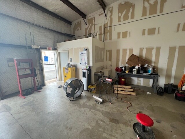 More Photos Of 601 E Cedar Ave, McAllen Service For Lease