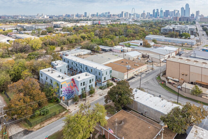 More Photos Of 707 W Commerce St, Dallas Apartments For Sale