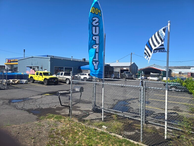 More Photos Of 2120 Washburn Way, Klamath Falls Freestanding For Sale