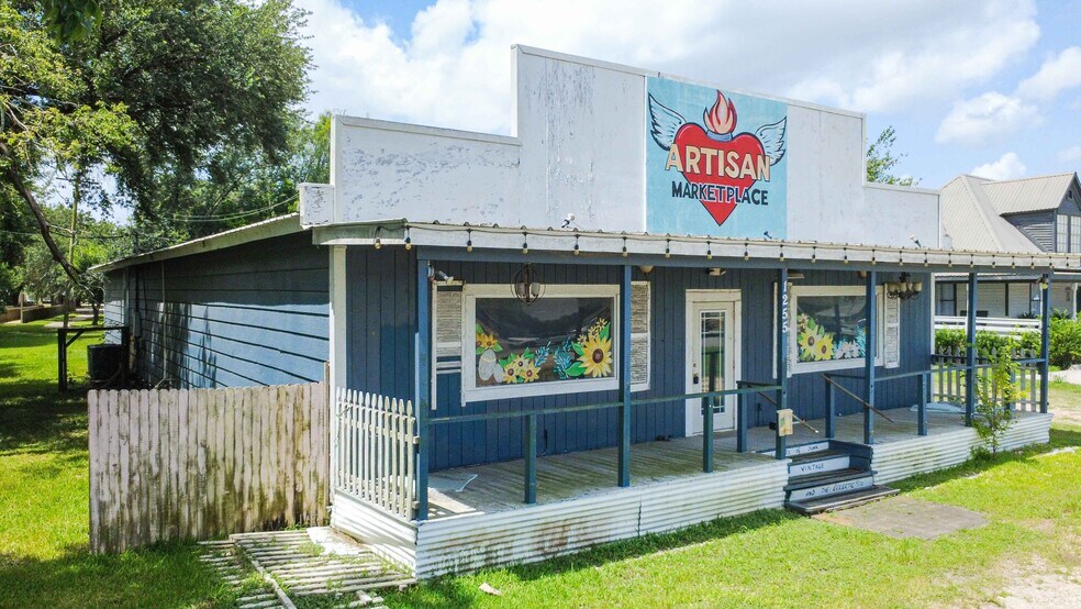 More Photos Of 1255 W Highway 6, Alvin Freestanding For Sale