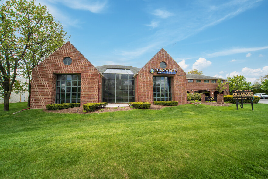 Primary Photo Of 1668 S Telegraph Rd, Bloomfield Hills Medical For Lease