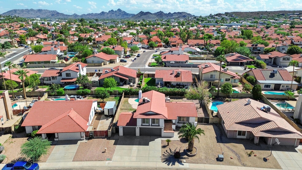 More Photos Of 1927 E Crocus Dr, Phoenix Specialty For Sale