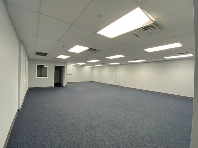 More Photos Of 91-110 Hanua St, Kapolei Manufacturing For Lease