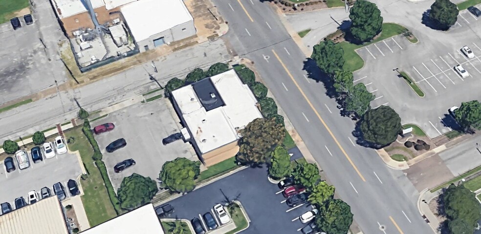 More Photos Of 2400 McCallie Ave, Chattanooga Medical For Sale