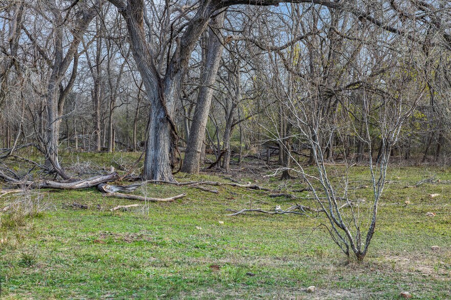 More Photos Of 1144 Treetop ln, Luling Land For Sale