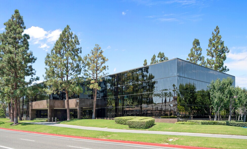 Primary Photo Of 940 S Coast Dr, Costa Mesa Office For Lease