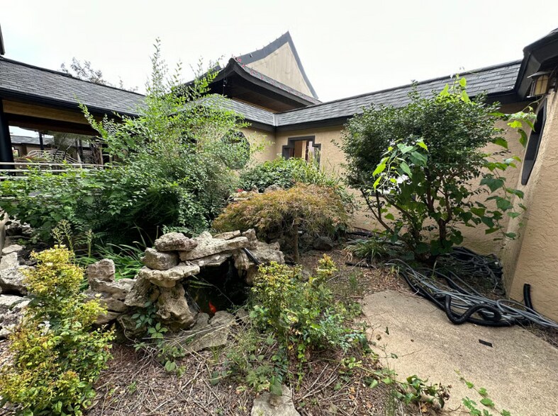 More Photos Of 4117 S National Ave, Springfield Restaurant For Sale