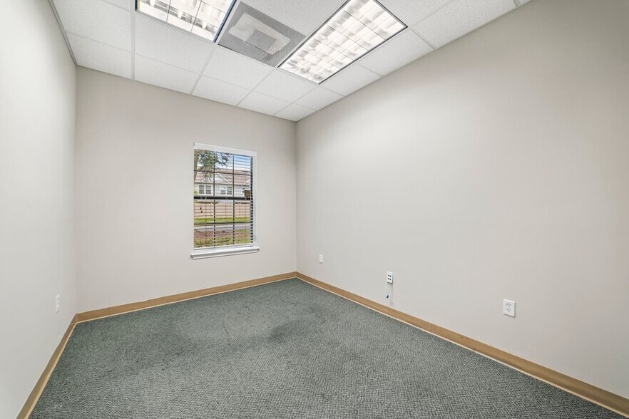 More Photos Of , Jacksonville Office For Sale