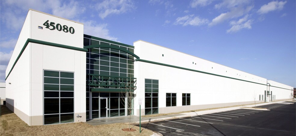 More Photos Of 45080 Old Ox Rd, Dulles Warehouse For Lease