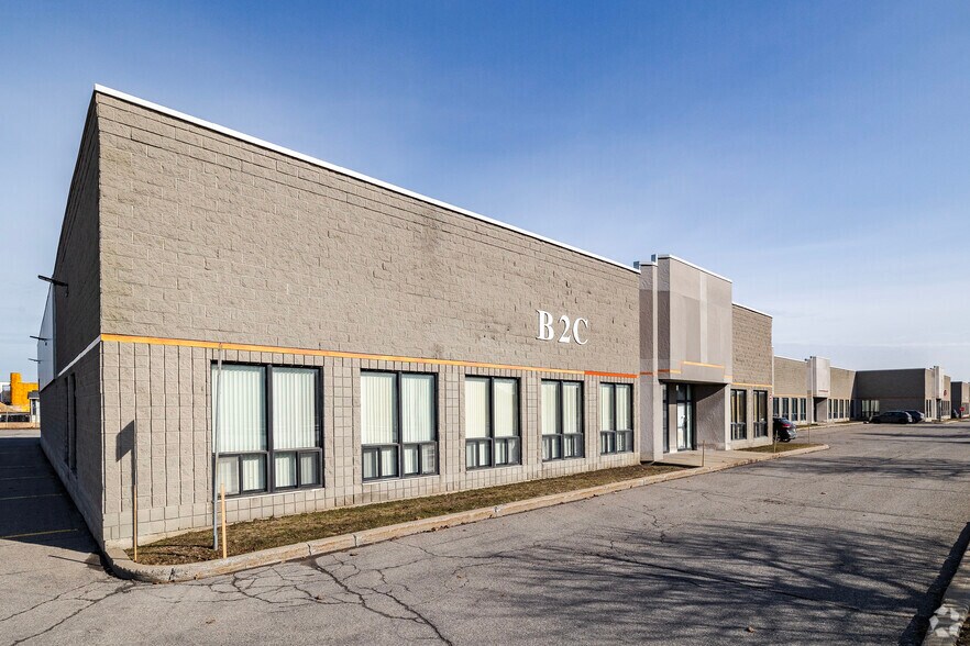 More Photos Of 81 Boul Brunswick, Dollard-des-Ormeaux Warehouse For Lease