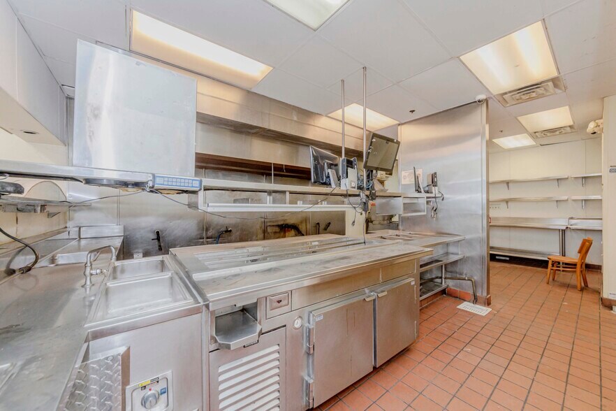 More Photos Of 2 Hutton Centre Dr, Santa Ana Unknown For Lease