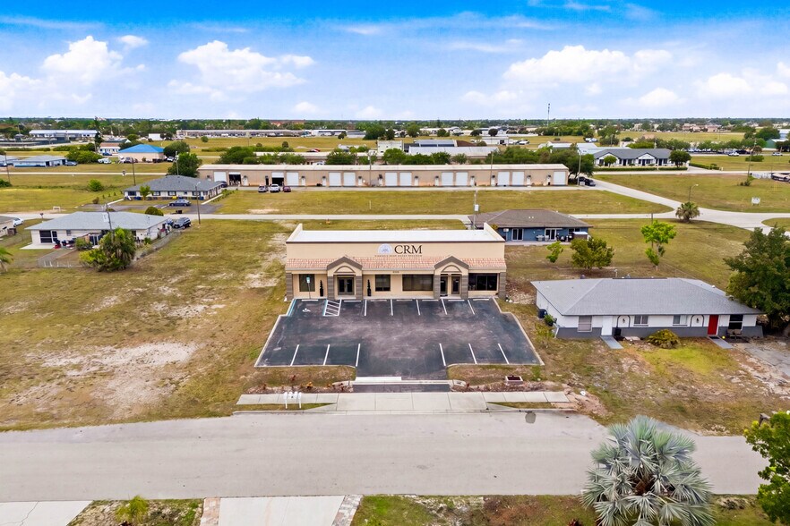 More Photos Of 1010 NE 9th St, Cape Coral Office For Sale
