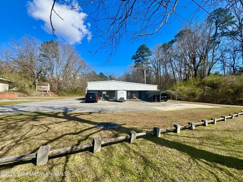 More Photos Of 835 Marshall St, Alexander City Specialty For Sale