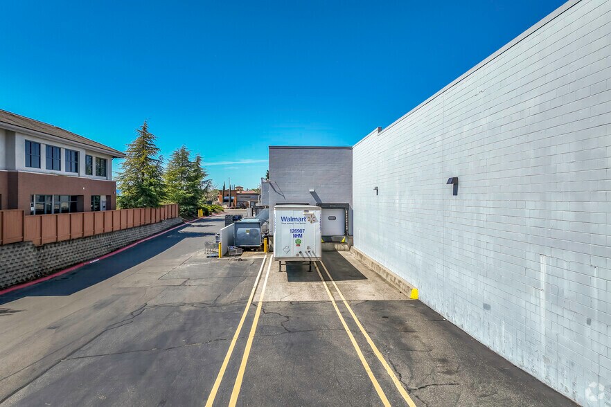 More Photos Of 4000-4130 Douglas Blvd, Roseville Unknown For Lease