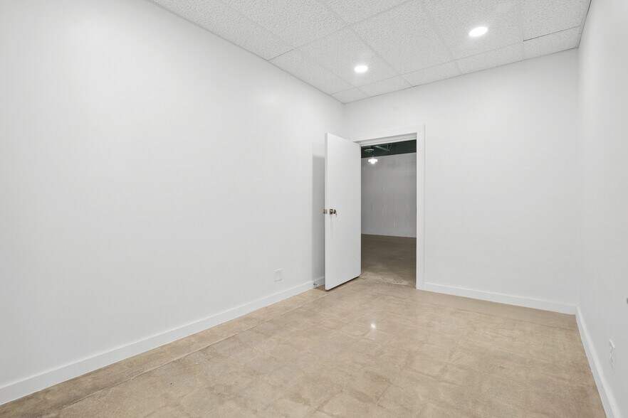 More Photos Of 1625 S Boston Ave, Tulsa Office For Lease