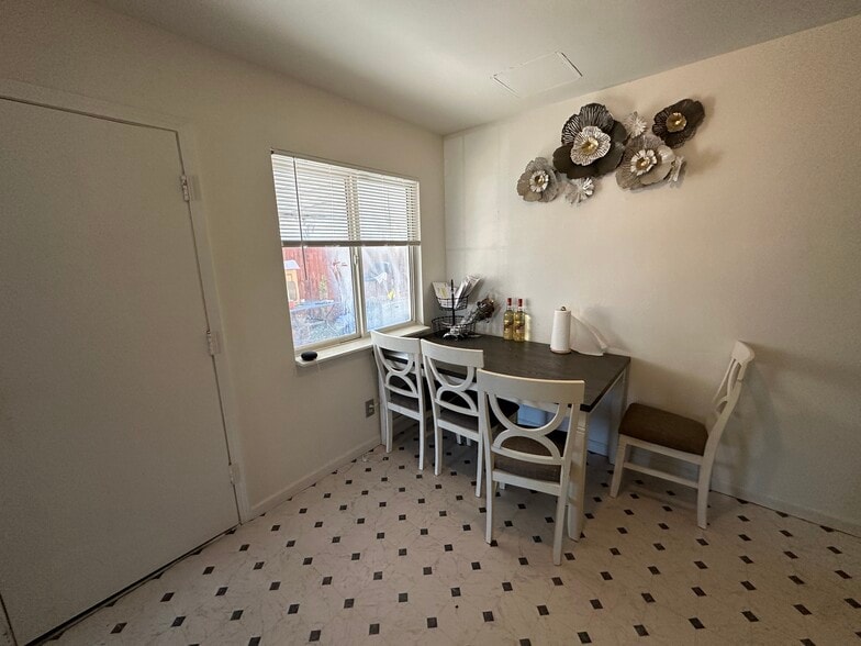 More Photos Of 3620 Elkhorn Blvd, North Highlands Dormitory For Sale