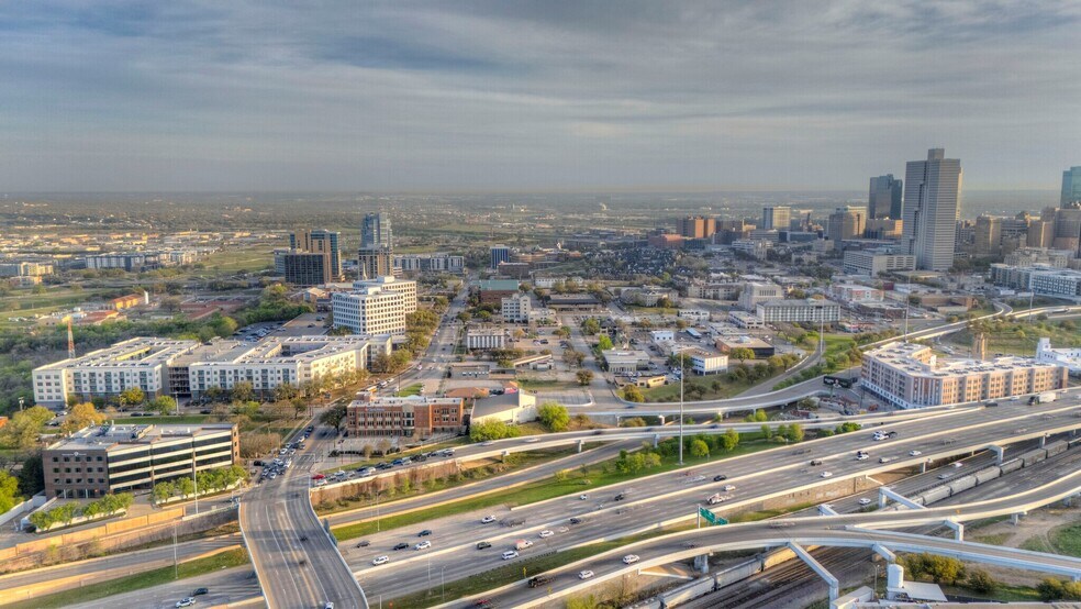 More Photos Of 1612 Summit Ave, Fort Worth Office For Lease
