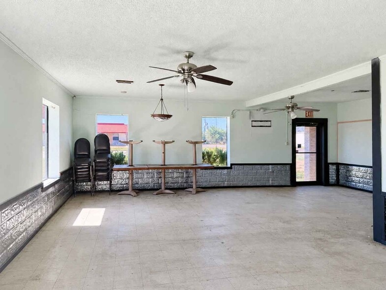More Photos Of 1614 Pulliam St, San Angelo Office For Sale
