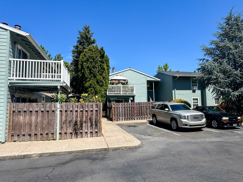 More Photos Of 3860 SW 178th Ave, Beaverton Apartments For Sale