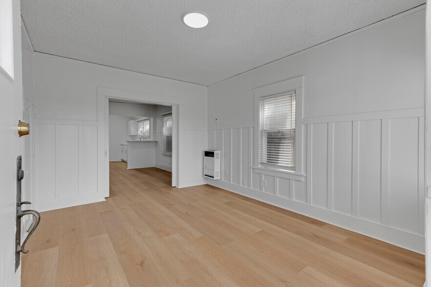 More Photos Of 372 W 11th St, San Pedro Apartments For Sale