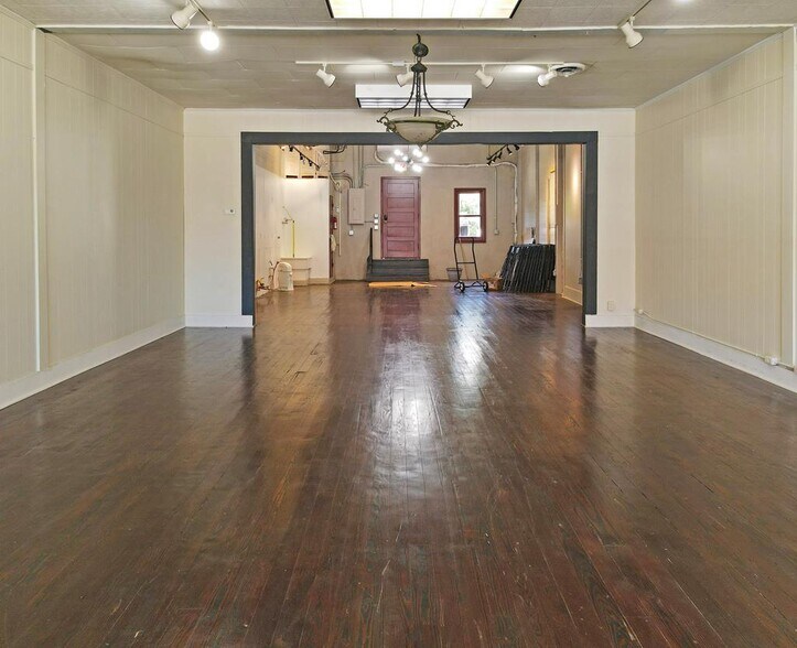 More Photos Of 97 1st St, Grenada General Retail For Sale