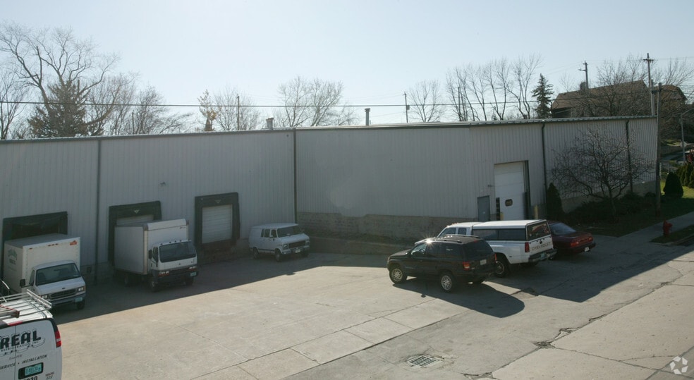 More Photos Of 1640-1714 S 83rd St, Milwaukee Distribution For Sale