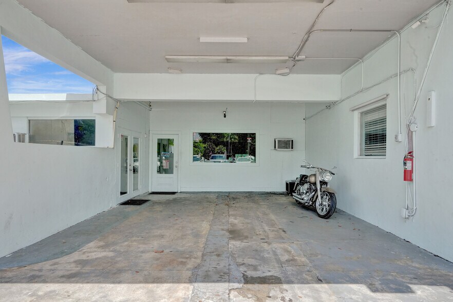 More Photos Of 5350 N State Road 7, Fort Lauderdale Auto Repair For Lease