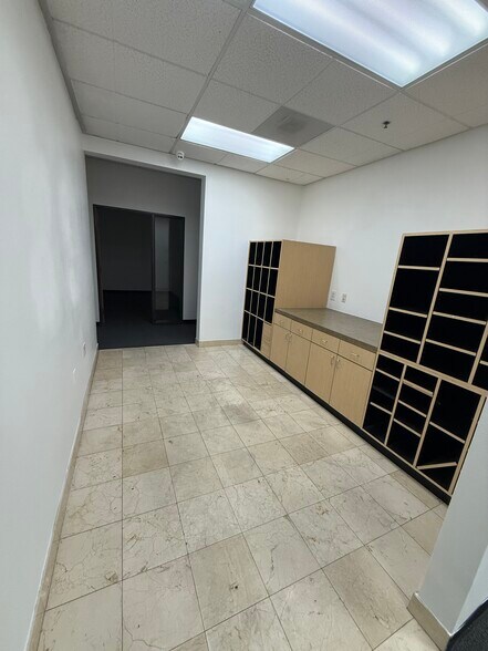 More Photos Of 5765 S Rainbow Blvd, Las Vegas Office For Lease