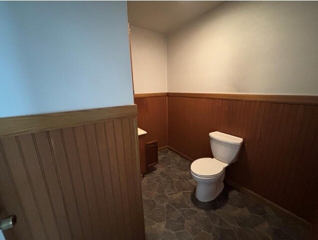 More Photos Of 1821 S Baltimore, Kirksville Auto Dealership For Sale