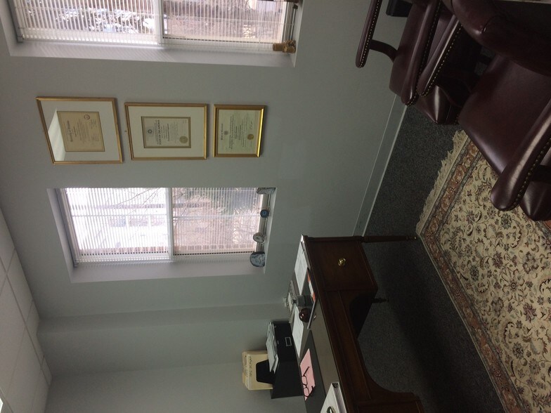 More Photos Of 21155 Whitfield Pl, Sterling Office For Sale