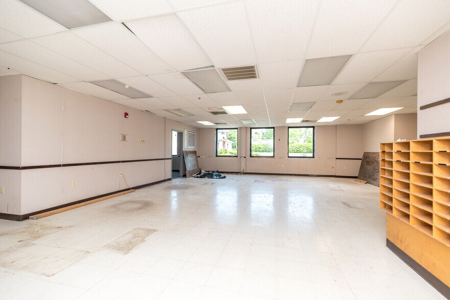More Photos Of 2047 Bridge Rd, Schwenksville Office For Lease