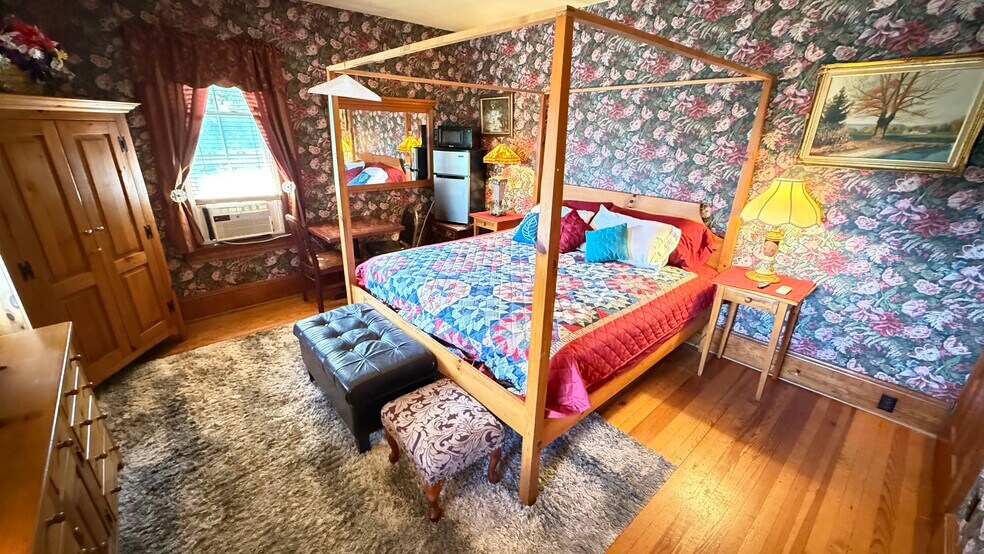 More Photos Of 87 Milanville Rd, Beach Lake Hotel For Sale