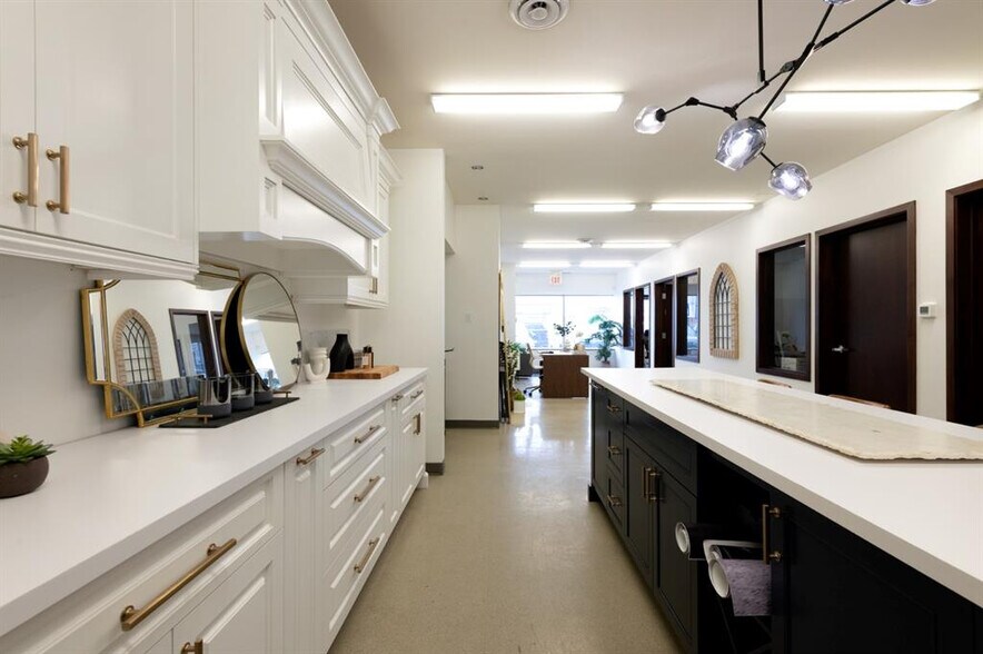 More Photos Of 380 Mackenzie Blvd, Fort McMurray Warehouse For Lease