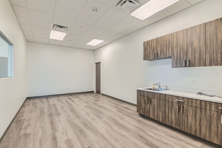 More Photos Of 15003 Grant St, Thornton Unknown For Lease