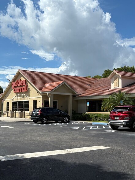 More Photos Of 389 Winchester Park Blvd, Boynton Beach Restaurant For Sale