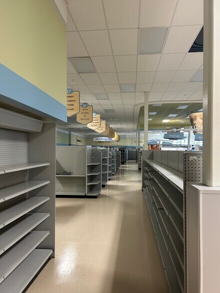 More Photos Of 105 Milton Rd, Rochester Freestanding For Sale