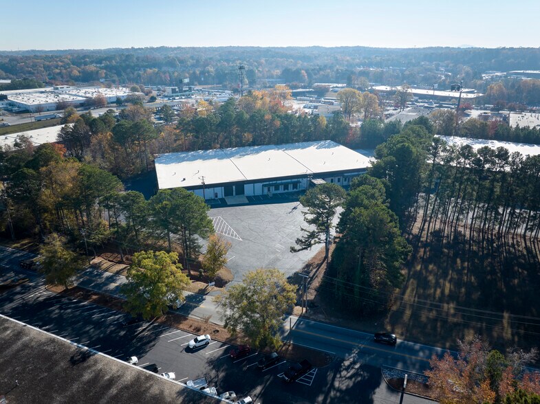 More Photos Of 3645 Oakcliff Rd, Doraville Warehouse For Lease