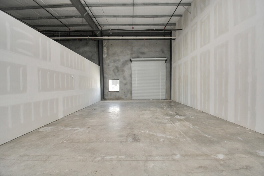 More Photos Of 12425 W Airport Blvd, Sugar Land Light Distribution For Sale