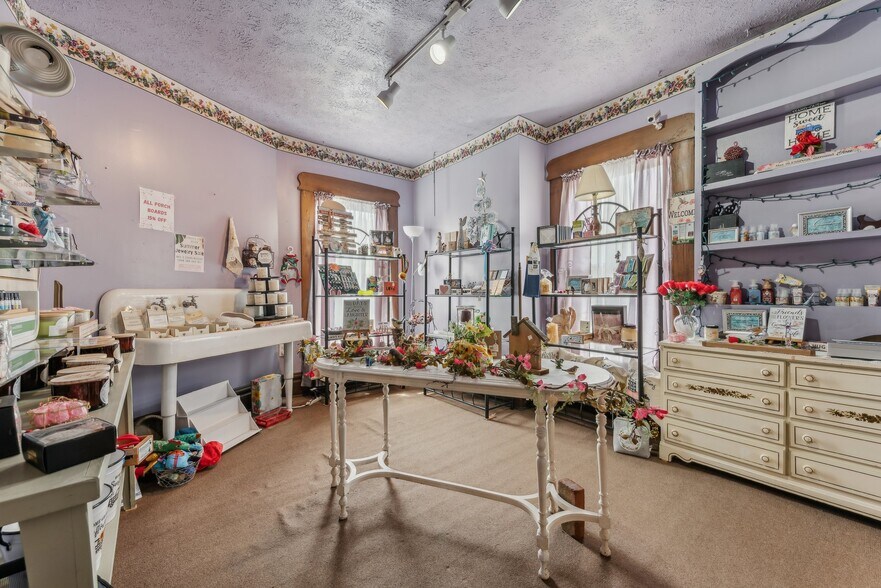 More Photos Of 1903 Donner St, Mckeesport Restaurant For Sale