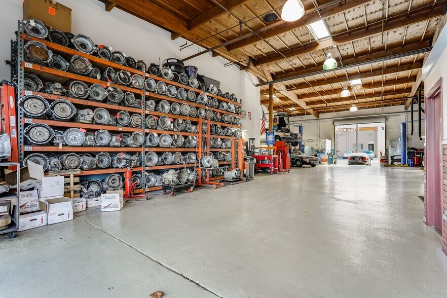 More Photos Of 1305-1331 Rollins Rd, Burlingame Warehouse For Lease