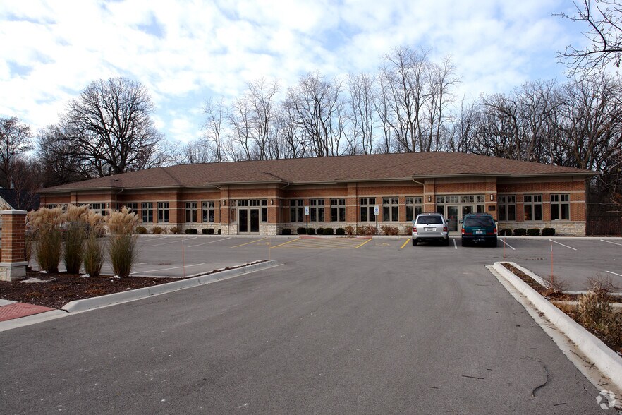 More Photos Of 400 Knoll St, Wheaton Office For Sale