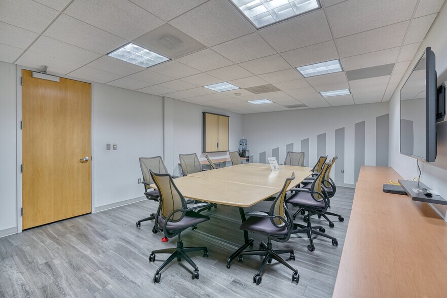 More Photos Of 438 N Frederick Ave, Gaithersburg Medical For Sale